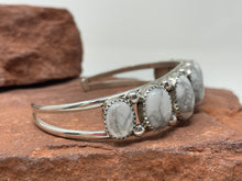 Load image into Gallery viewer, Seven Stone Howlite Bracelet