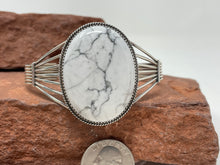 Load image into Gallery viewer, Howlite Bracelet