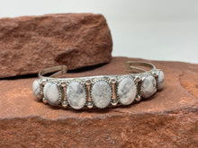 Load image into Gallery viewer, Seven Stone Howlite Bracelet